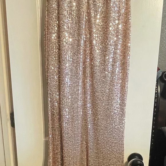 Formal dress - Picture 3 of 5